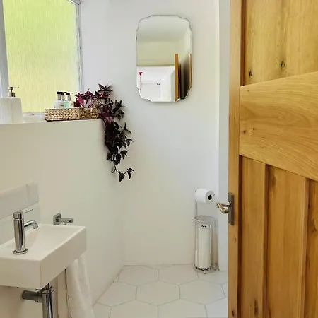Gordy Hall -Sea Facing Welsh Cottage With Stunning Views Pendine Exterior photo