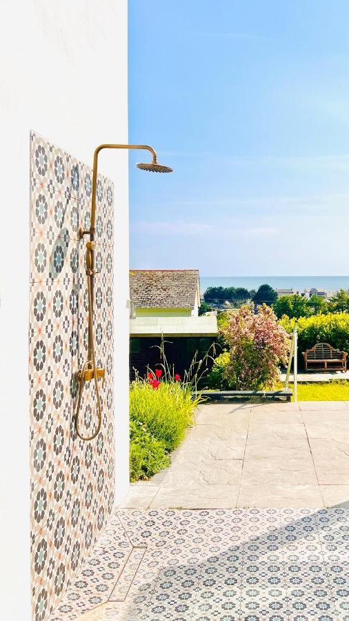 Gordy Hall -sea Facing Welsh With Stunning Views *