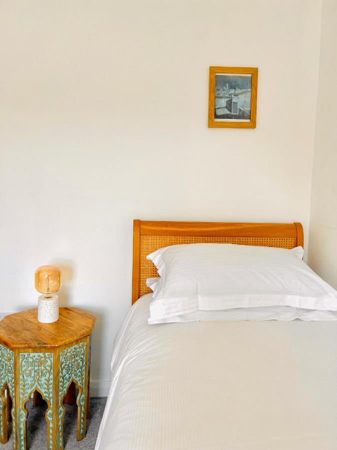 Gordy Hall -sea Facing Welsh With Stunning Views Holiday home Pendine