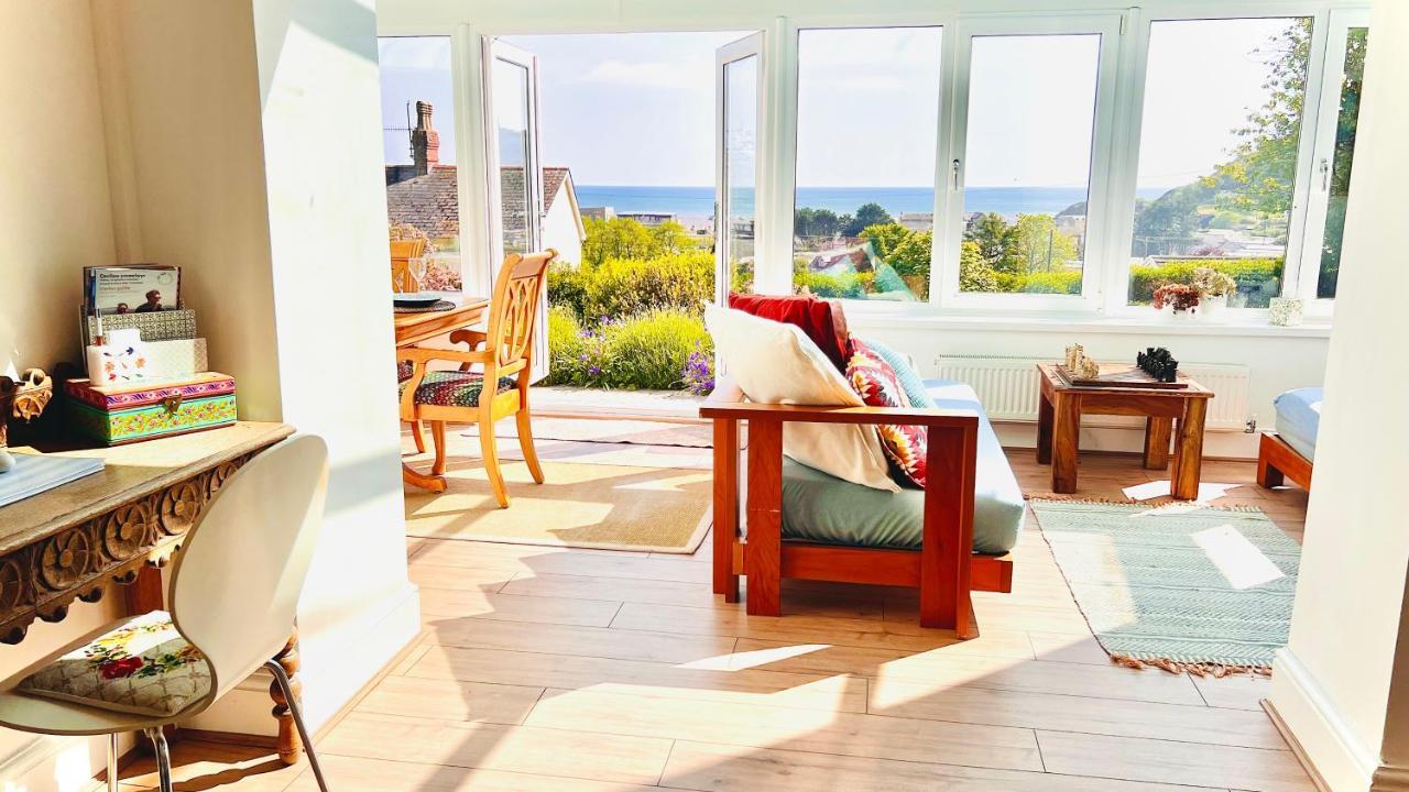 Gordy Hall -sea Facing Welsh With Stunning Views Holiday home Pendine