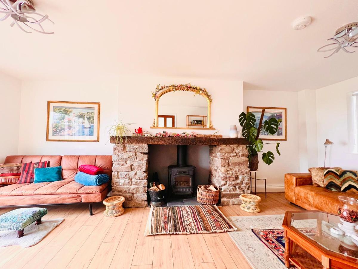 Holiday home Gordy Hall -sea Facing Welsh With Stunning Views *
