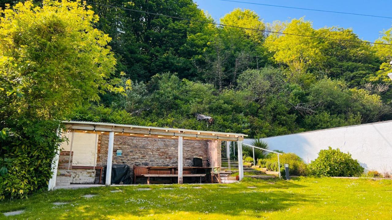 Gordy Hall -sea Facing Welsh With Stunning Views Pendine