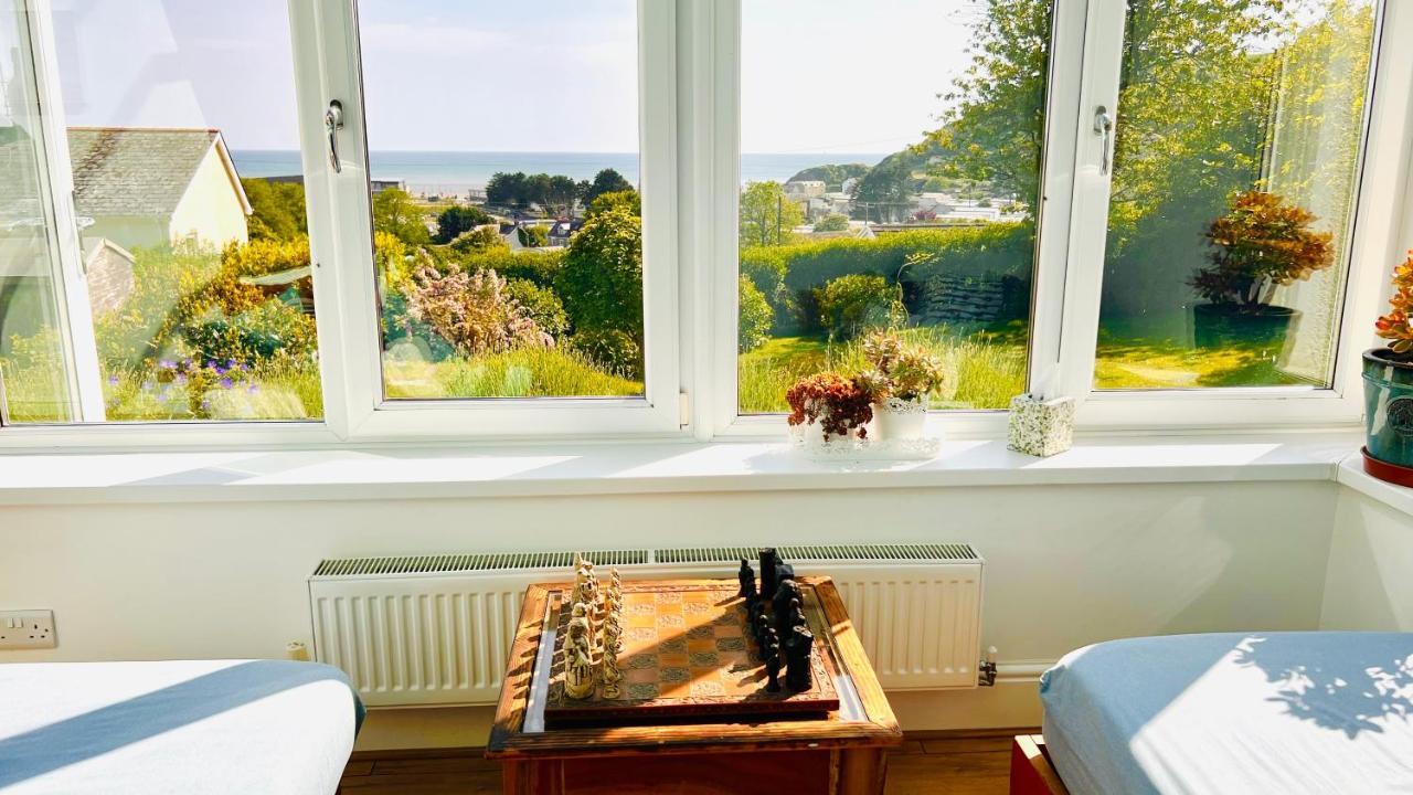 Gordy Hall -sea Facing Welsh With Stunning Views Holiday home
