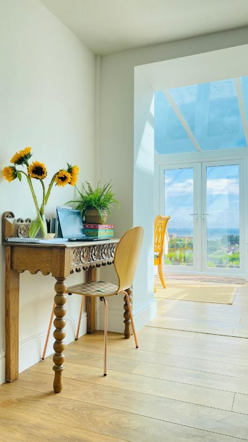 Gordy Hall -sea Facing Welsh With Stunning Views