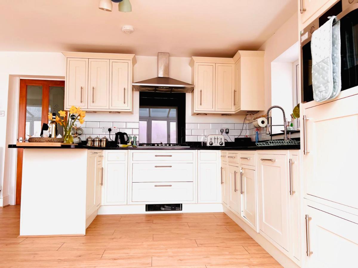 Holiday home Gordy Hall -sea Facing Welsh With Stunning Views *